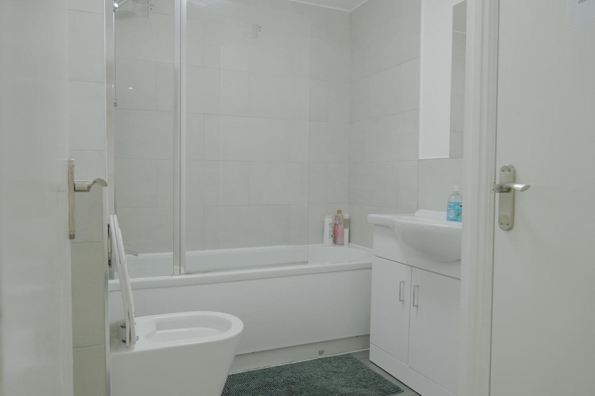Lovely Modern 2 Bed Flat With Parking, Close To Centre Appartamento Manchester